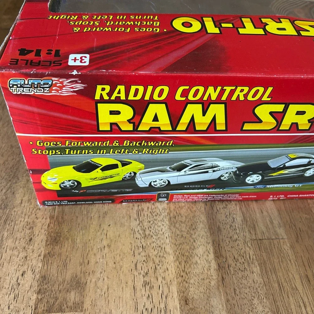 Auto Trendz Radio Control Ram SRT-10 1:14 Scale RC Truck 27MHz New in Box 2010